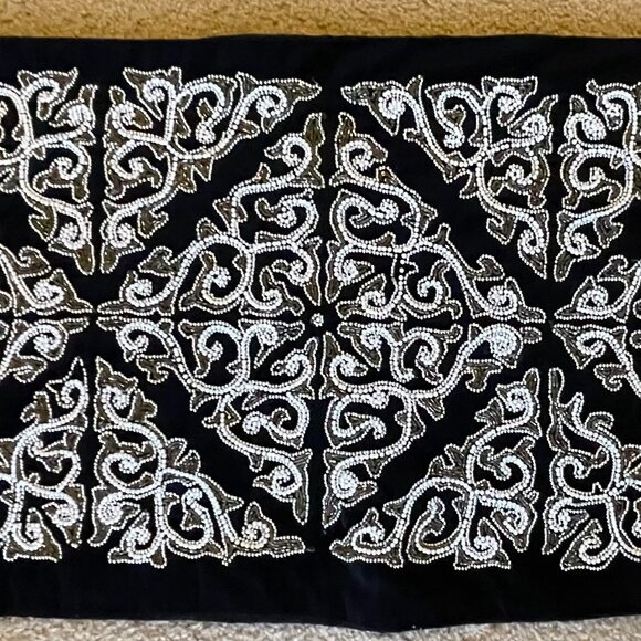 NEW Beaded Table Runner - Picture 3 of 4